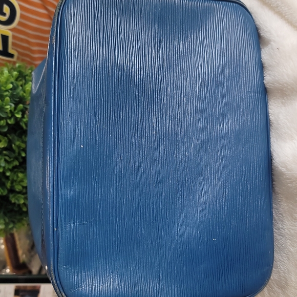 Louis Vuitton Blue Epi Leather Noe Bucket Bag - Picture 10 of 14